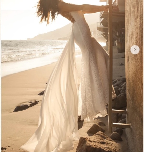 LULU's Elegant Sexy Wedding Bridal Shower Engagement Romantic Open Back Gown - Picture 2 of 7